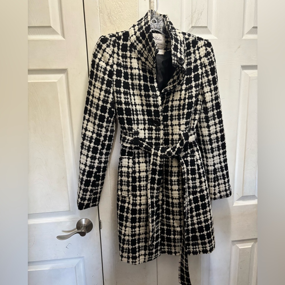 Urban behavior Wool-Blend Black & White Plaid Belted Coat